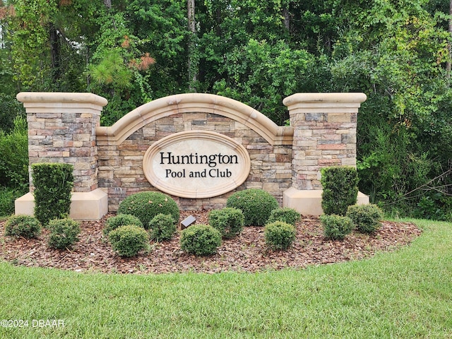 view of community / neighborhood sign