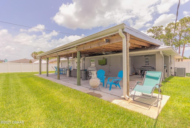3324 Royal Palm Dr, Edgewater, FL 32141 - view of patio / terrace featuring a ceiling fan