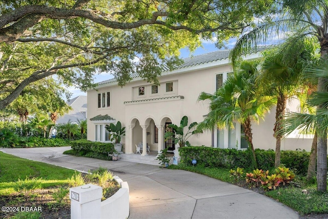 view of mediterranean / spanish-style home