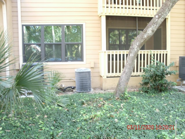 1401 S Palmetto Ave Unit 811, Daytona Beach, FL 32114 - view of side of home with central AC unit