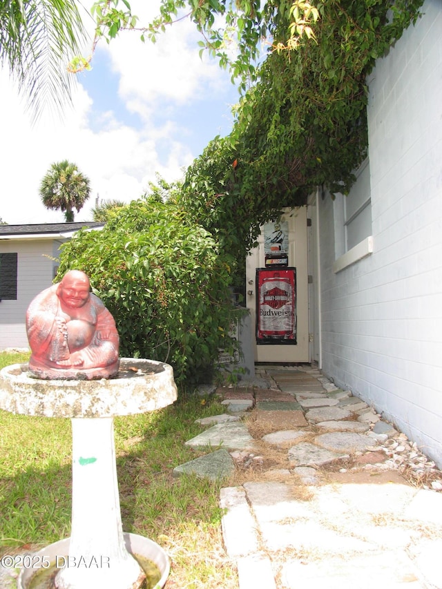 55 Seaside Dr, Ormond Beach, FL 32176 - property entrance