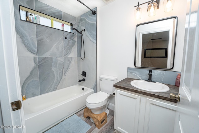 5 Zammer Ct, Palm Coast, FL 32164 - bathroom featuring toilet, washtub / shower combination, and vanity