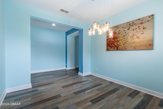 300 Blue Starfish Pl, Daytona Beach, FL 32124 - unfurnished room featuring wood finished floors, baseboards, a chandelier, and recessed lighting