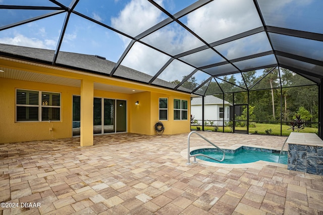 300 Blue Starfish Pl, Daytona Beach, FL 32124 - outdoor pool with a patio, glass enclosure, and a jacuzzi