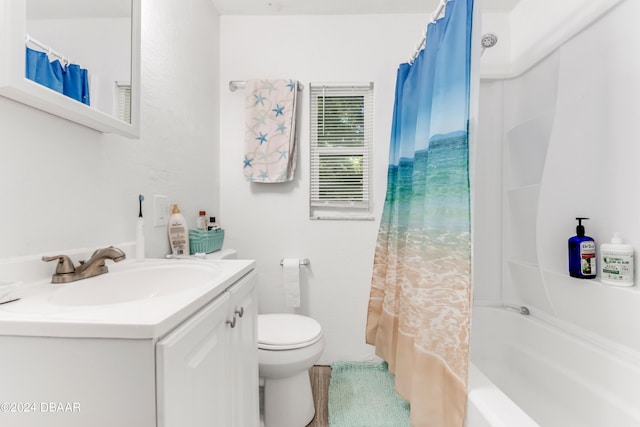 545 Cannon St, Daytona Beach, FL 32114 - full bath featuring toilet, shower / bath combo, and vanity