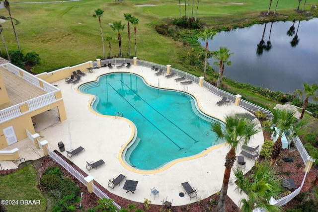 118 Pitching Wedge Dr, Daytona Beach, FL 32124 - community pool with a patio, a water view, and view of golf course
