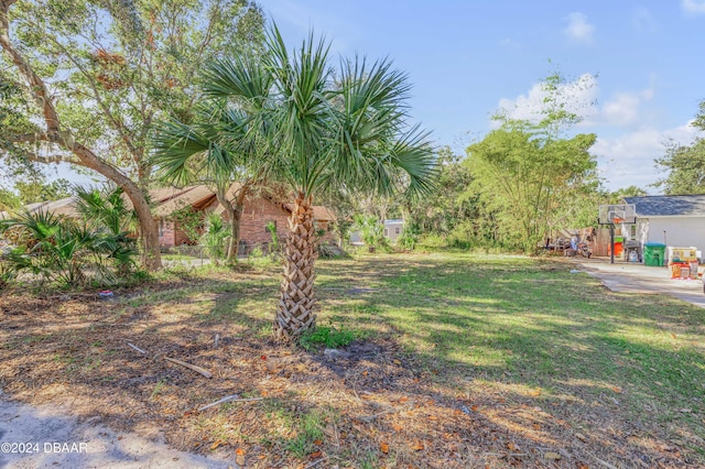 Listing photo 3 for 534 N Myrtle Ave, New Smyrna Beach FL 32168