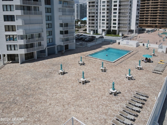 view of swimming pool