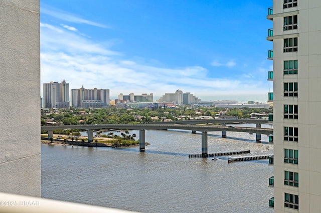 water view featuring a city view