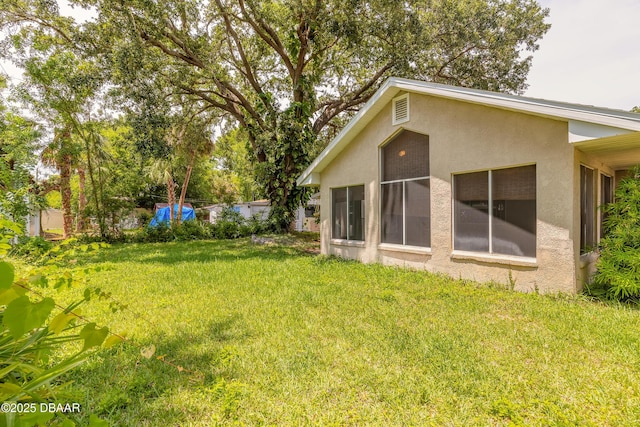 121 Palm Dr, Daytona Beach, FL 32117 - view of green lawn