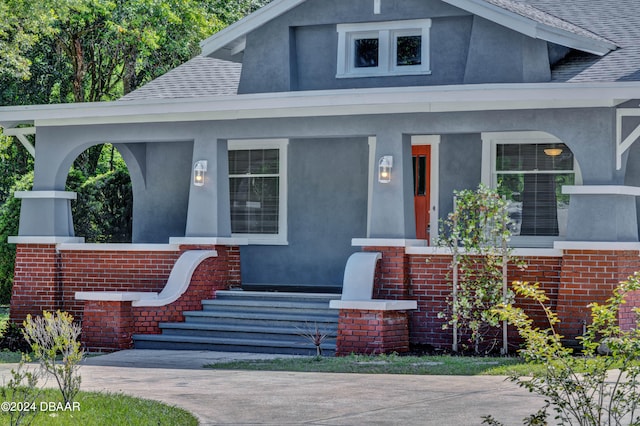 view of front of home featuring a porch