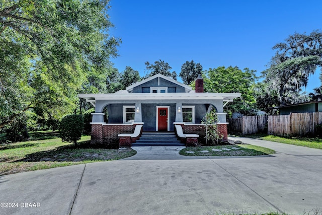 view of front of home featuring a porch