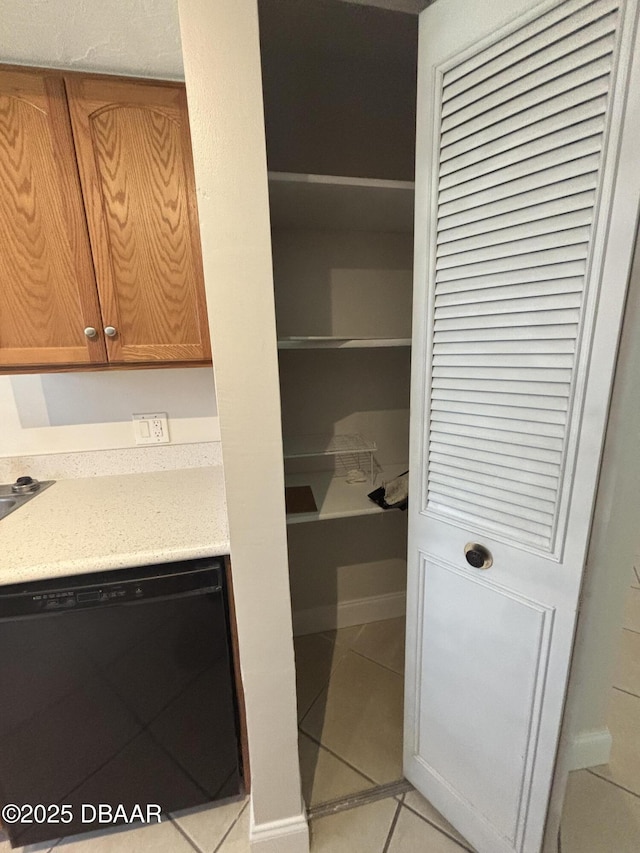 917 Royal Oak Ct, Holly Hill, FL 32117 - view of closet