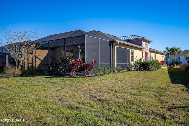 view of yard featuring a lanai