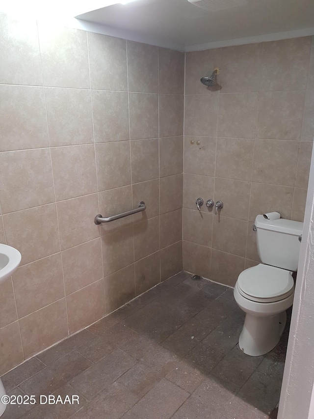 bathroom featuring toilet