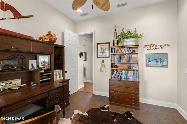 office area featuring ceiling fan