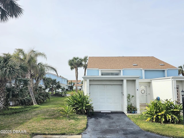 view of front facade with a front yard