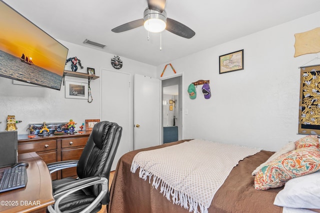 bedroom featuring ceiling fan