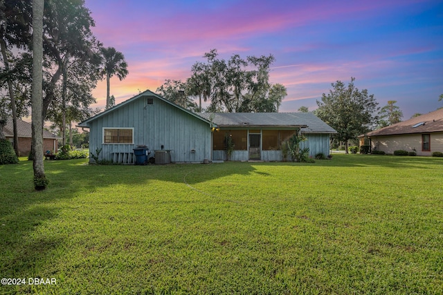 view of front of home featuring a yard