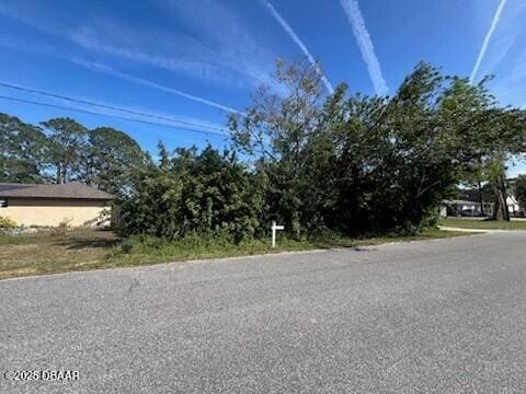 Listing photo 2 for 1959 Forest Ave, Daytona Beach FL 32119