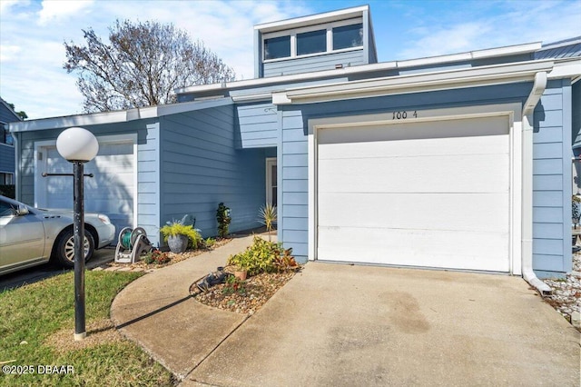 view of front facade with a garage