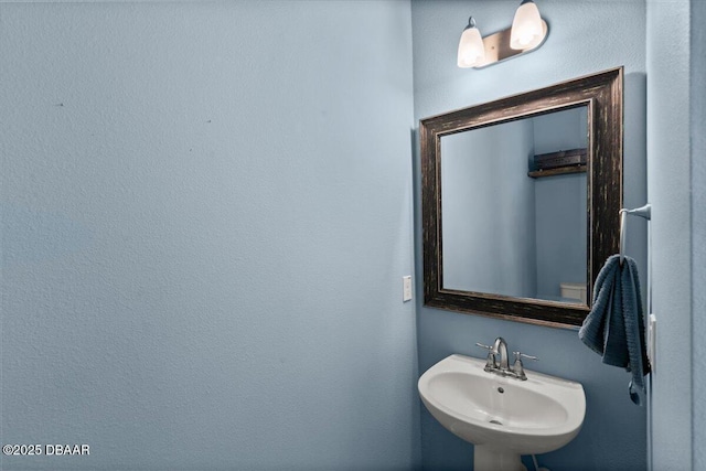 bathroom featuring sink