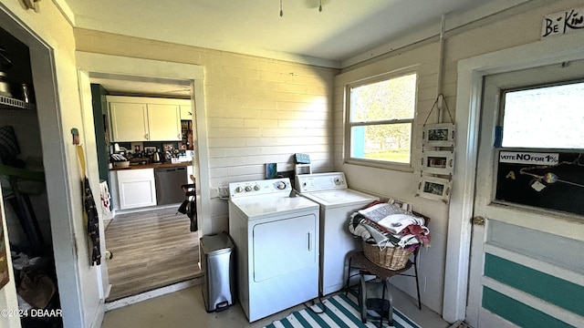 laundry room featuring independent washer and dryer