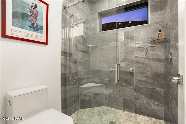 634 Woodbridge Dr, Ormond Beach, FL 32174 - full bathroom featuring toilet and a shower stall
