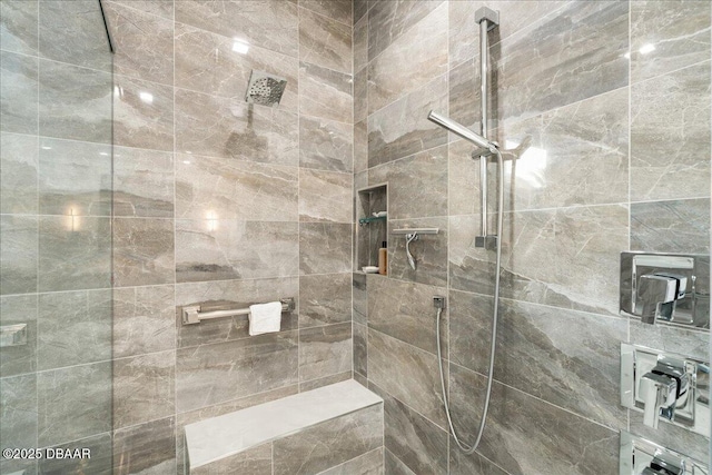 634 Woodbridge Dr, Ormond Beach, FL 32174 - full bath featuring tiled shower