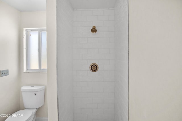 33 Sea Harbor Dr E, Ormond Beach, FL 32176 - full bath with a tile shower and toilet