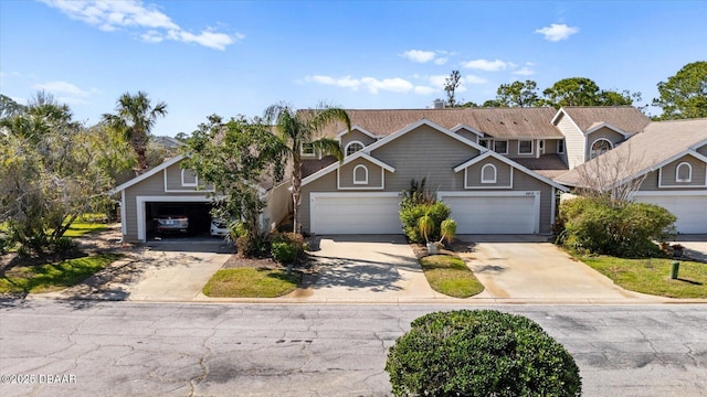 view of front of property featuring driveway