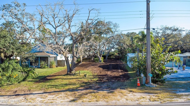 Listing photo 3 for 2803 Saxon Dr, New Smyrna Beach FL 32169