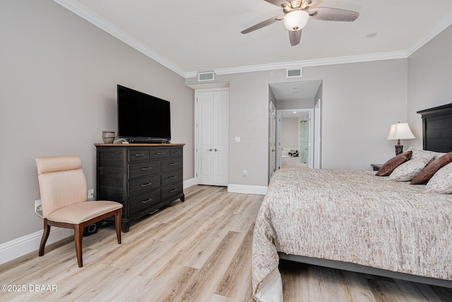 bedroom featuring crown molding, light hardwood / wood-style floors, and ceiling fan