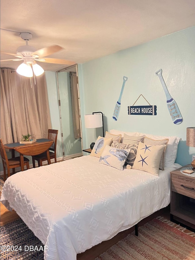 bedroom featuring ceiling fan