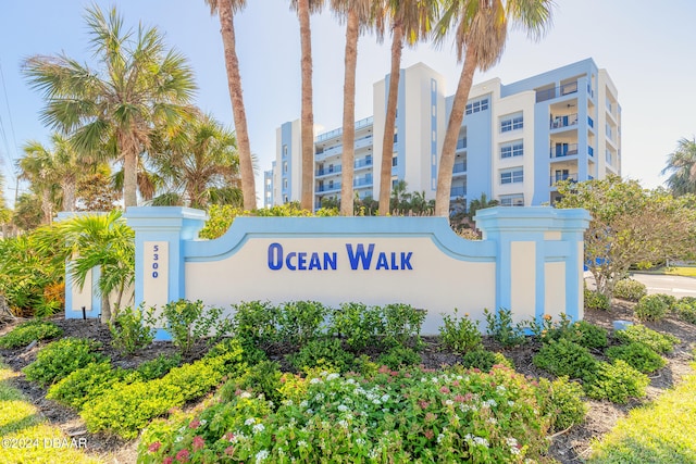 view of community / neighborhood sign