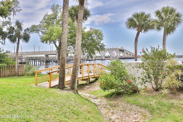 view of yard featuring a water view