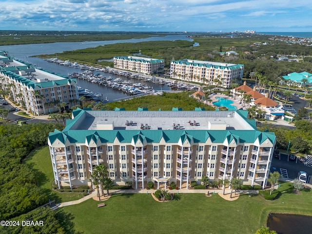 bird's eye view with a water view