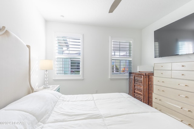 bedroom featuring ceiling fan