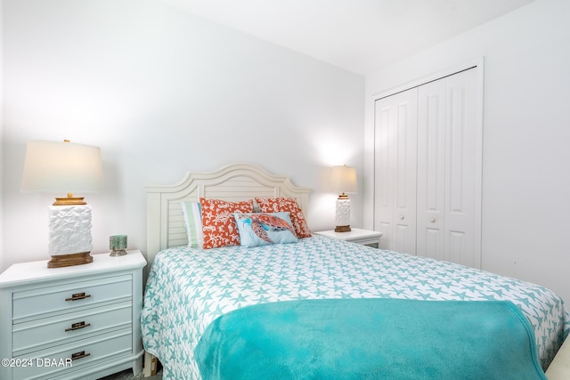 bedroom with a closet