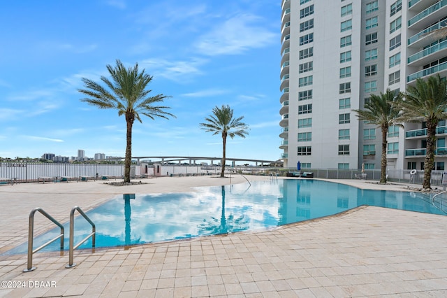 view of swimming pool