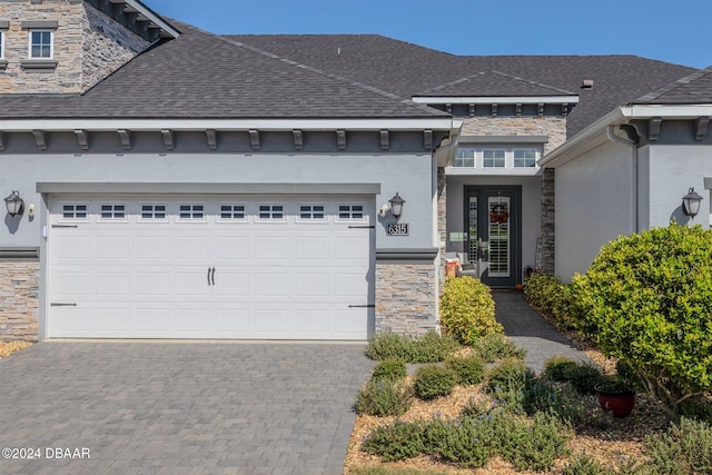 view of front facade featuring a garage