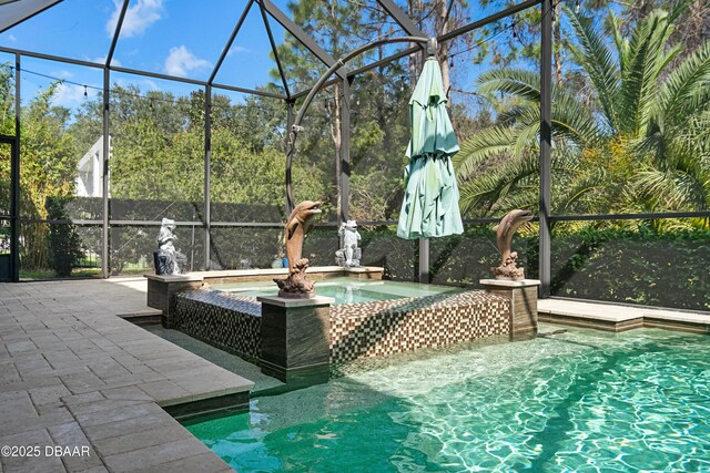 650 Woodbridge Dr, Ormond Beach, FL 32174 - outdoor pool with an in-ground hot tub, a lanai, and a patio