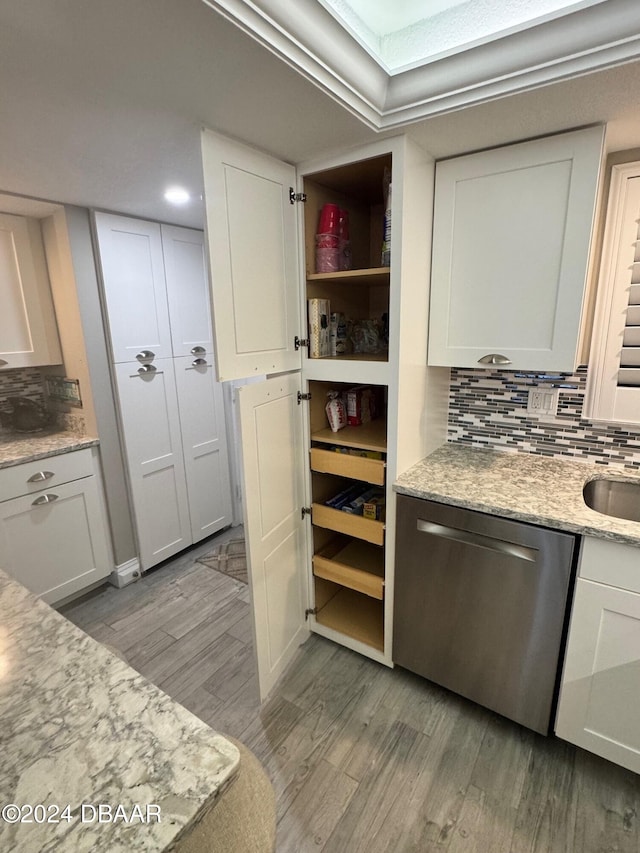 pantry with sink