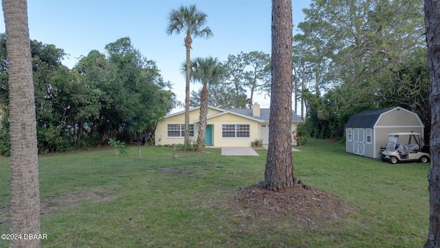 1949 Bayview Dr, New Smyrna Beach, FL 32168 - view of green lawn