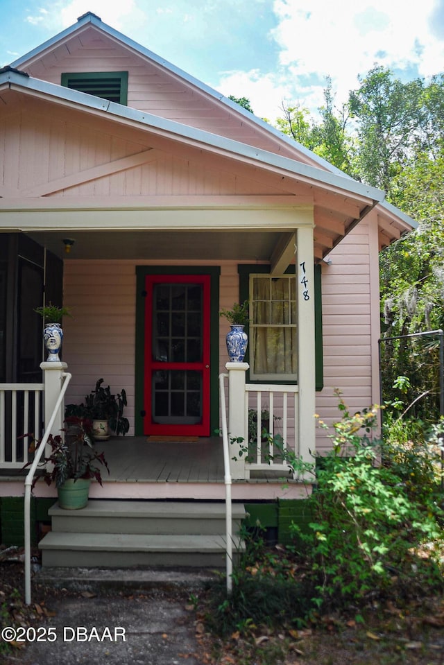 view of front of house featuring covered porch