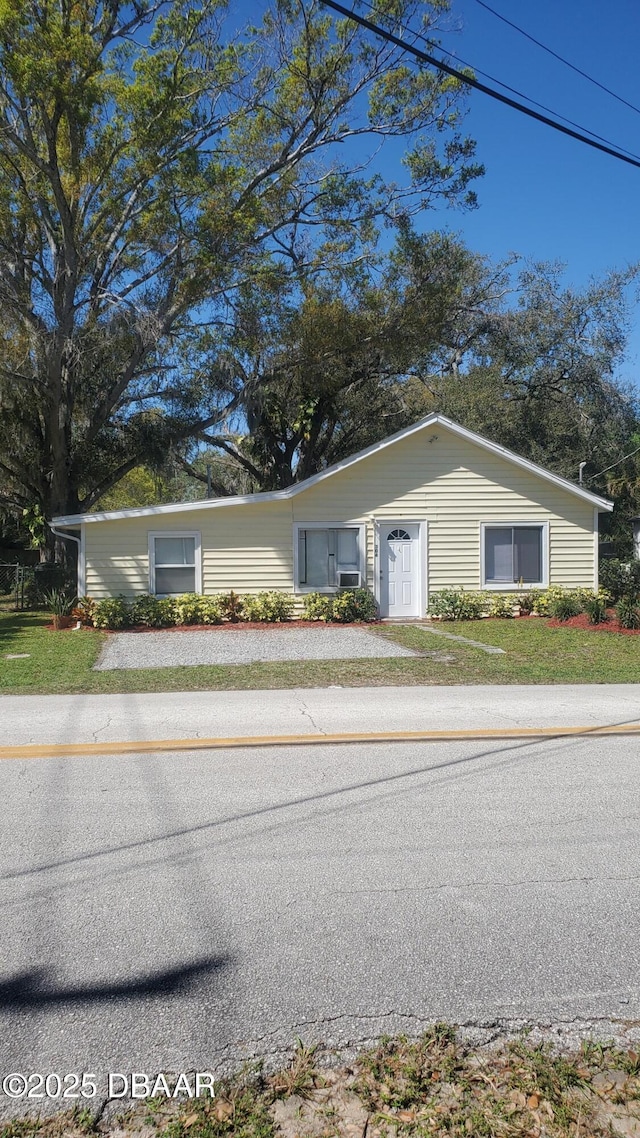 view of front of property