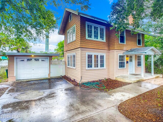 view of front of home featuring a garage