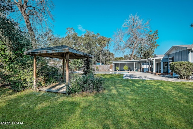 view of yard with a patio area