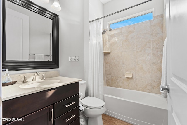 6871 Forkmead Ln, Port Orange, FL 32128 - bathroom featuring vanity, toilet, shower / bath combo, and tile patterned floors