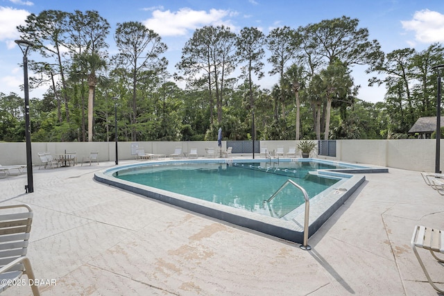 108 Shoal Creek Cir, Daytona Beach, FL 32114 - community pool with fence and a patio